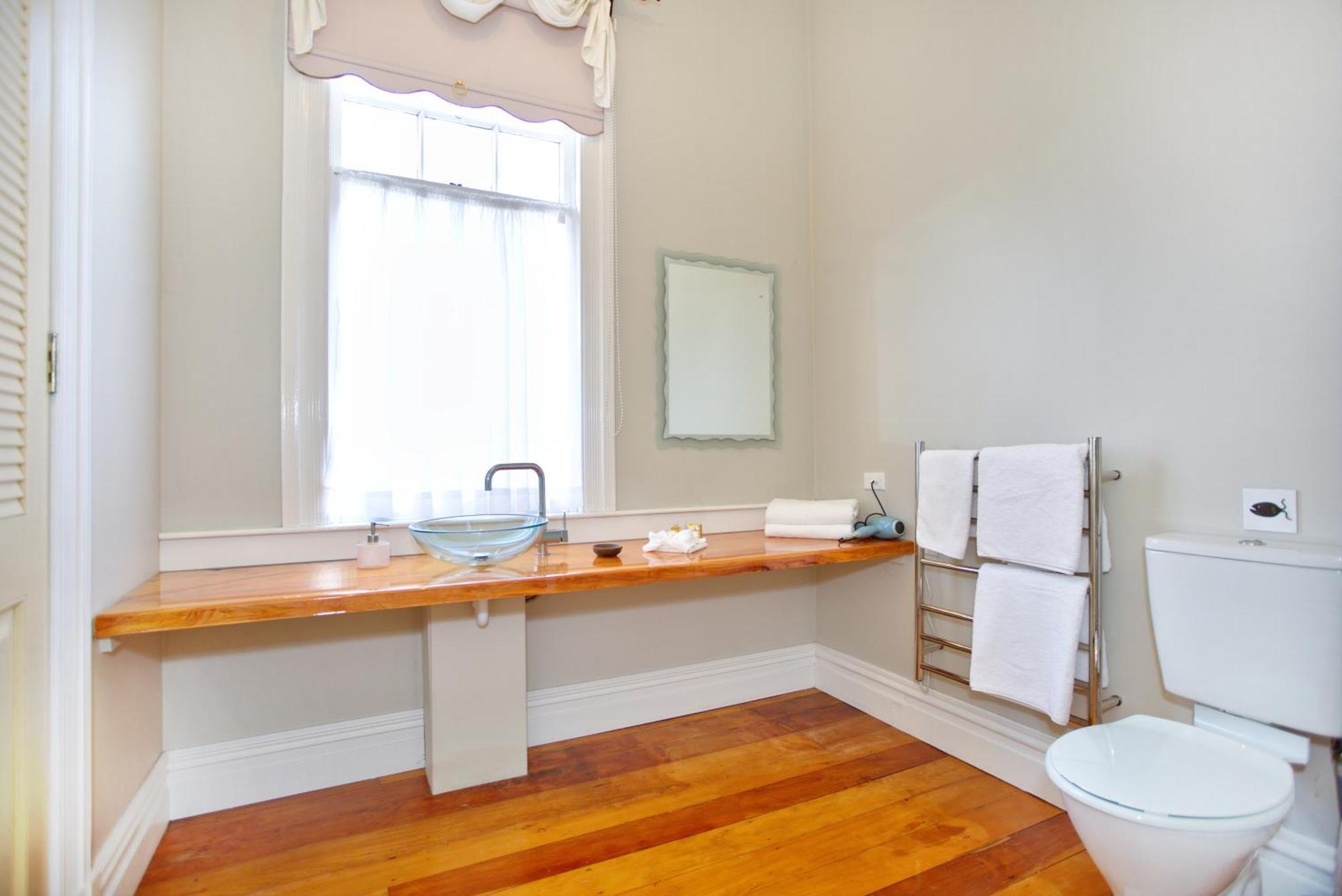 Warkworth Lodge Room photo